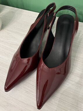 Women's Burgundy sling back shoes with kitten heel. Size 9.5 NEW